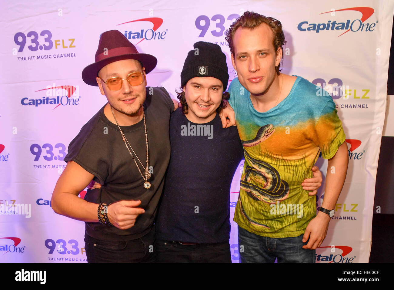 Tampa, Florida, USA. 17. Dezember 2016. Mark Falgren, Lukas Forchhamme und Magnus Larsson von Lukas Graham auf dem roten Teppich bei der 93.3FLZ iHeart Radio Jingle Ball an Amalie Arena in Tampa, FL am 17. Dezember 2016 Credit: The Foto Zugang/Alamy Live News Stockfoto