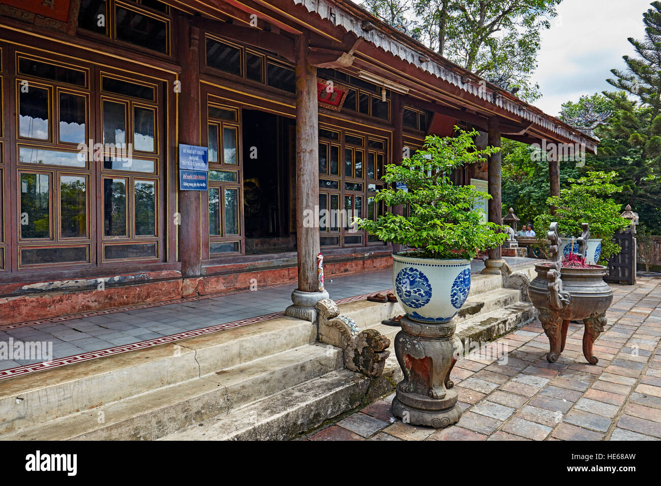Hon Chen Tempel (Tempel des Jade Bowl). Hue, Vietnam. Stockfoto