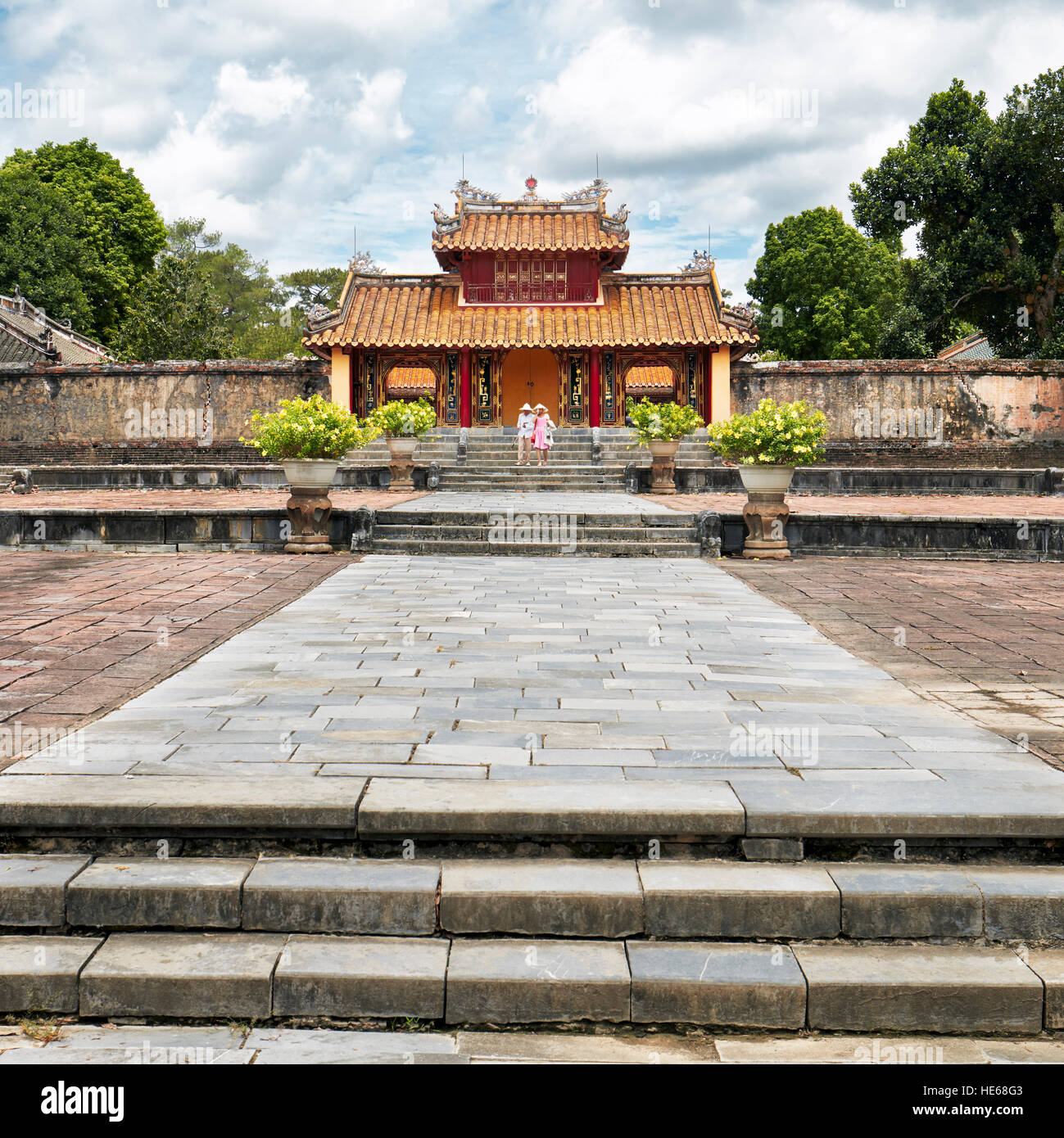 Hien Duc Tor am Grab von Minh Mang (Hieu Grab). Hue, Vietnam. Stockfoto