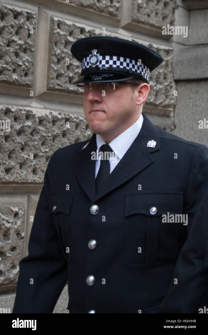 Familie von MP Jo Cox und Zeugen kommen an Old Bailey für Jo Cox Mordfall.  Mitwirkende: PC Craig Nicholls Where: London, Vereinigtes Königreich bei: 16. November 2016 Stockfoto