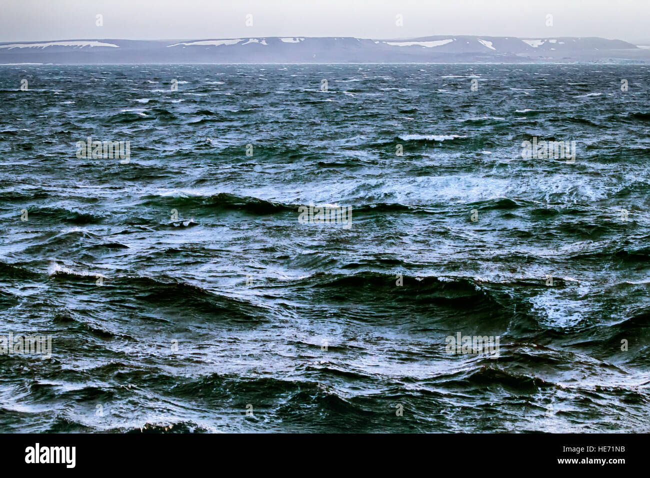 Karasee (Becken des arktischen Ozeans) in der hohen Arktis (Nowaja Semlja-Archipel). Alter Name der Karasee - Eis, Keller, aber jetzt kein Eis Stockfoto