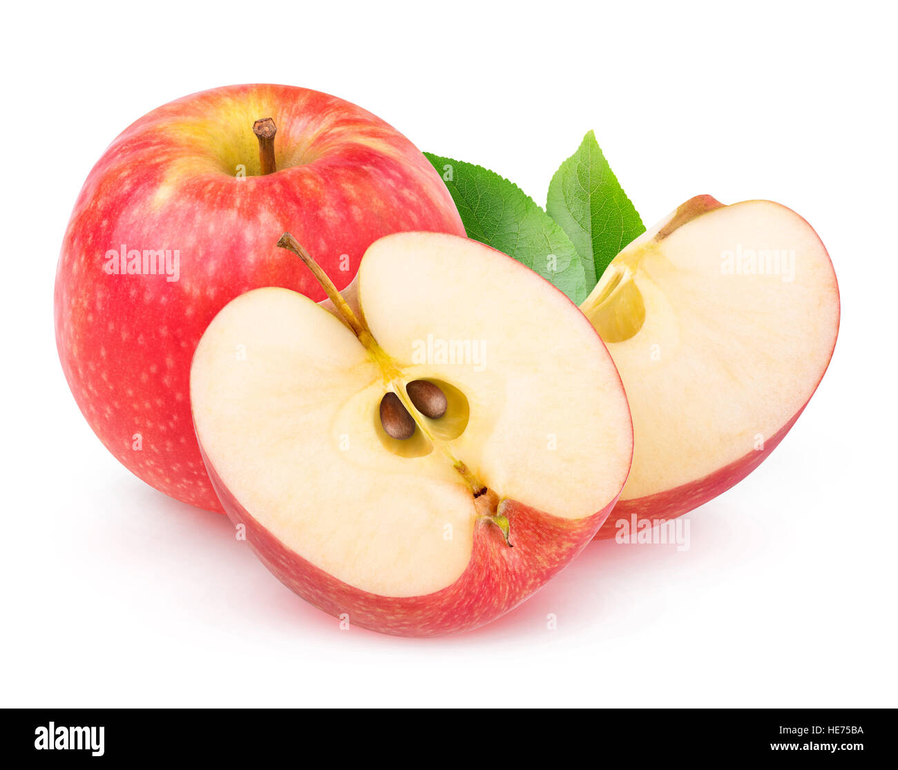 Isolierte Äpfel. Ganze und geschnittene frische Apfel Obst isoliert auf weißem Hintergrund mit Beschneidungspfad Stockfoto