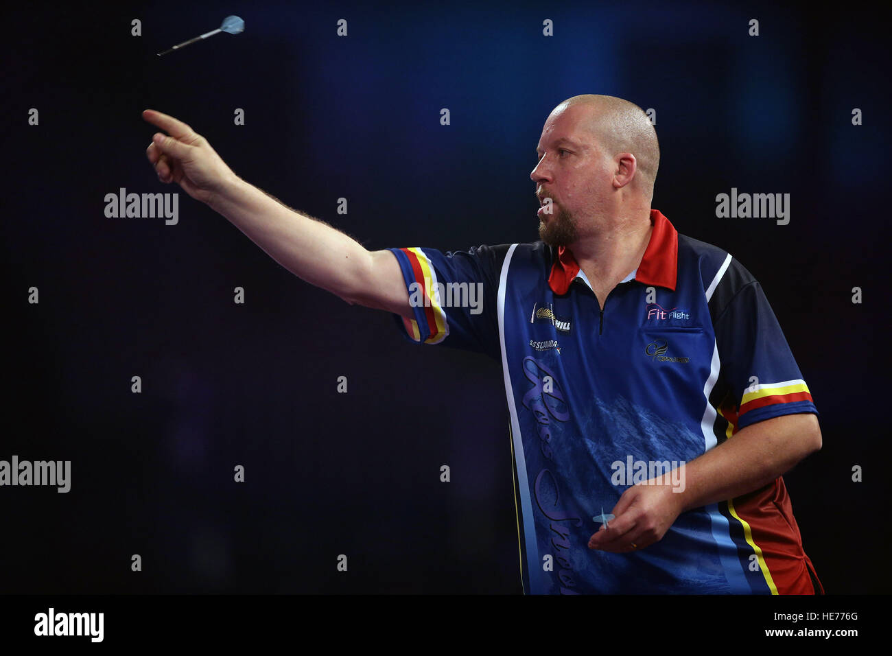 Ross Snook in Aktion tagsüber drei der William Hill Dart Weltmeisterschaft im Alexandra Palace, London. Stockfoto