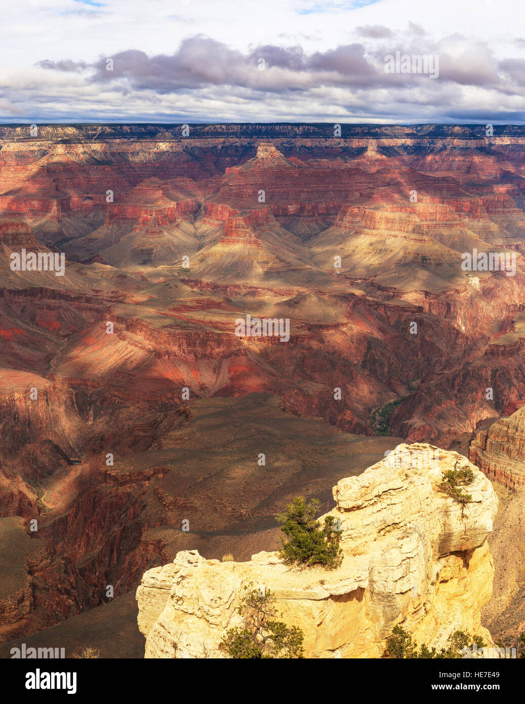 Herrliche Aussicht auf Felsformation am Südrand von the Grand Canyon National Park, Arizona, Vereinigte Staaten Stockfoto