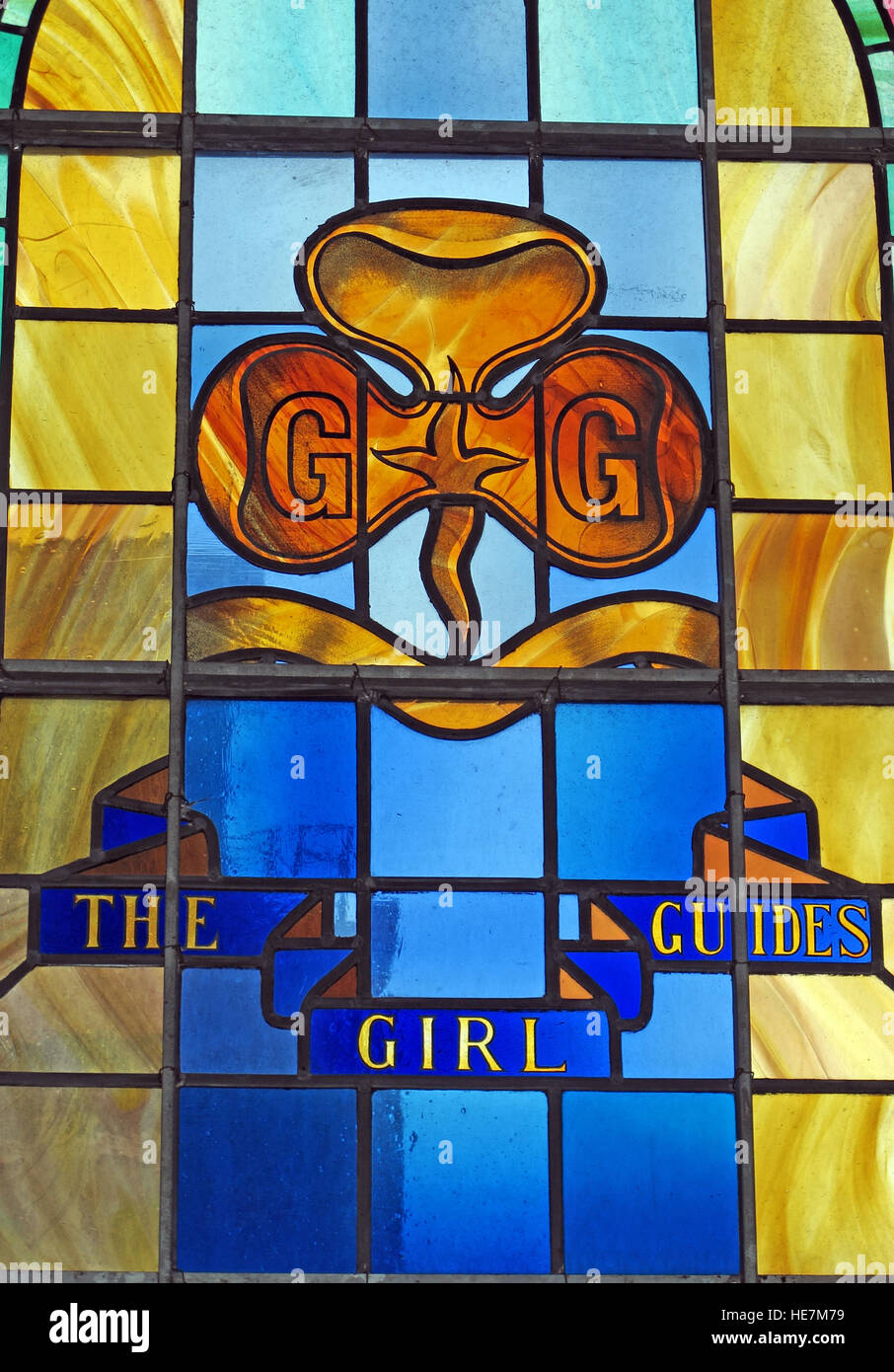 St Annes Belfast Cathedral Interior, Pfadfinderinnen, Glasfenster Stockfoto