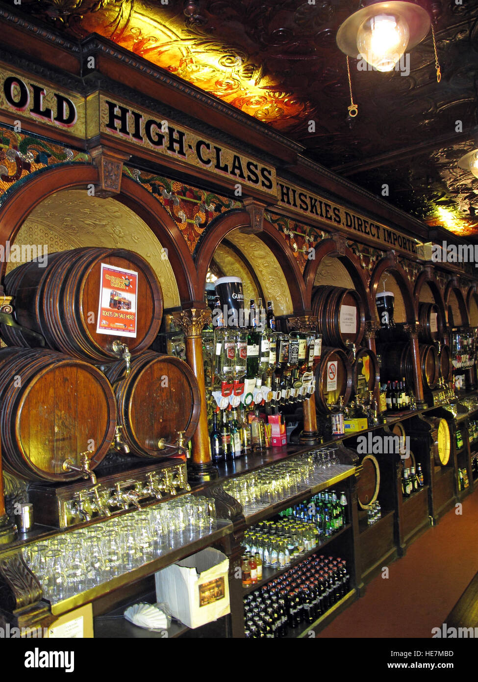 Rückseite des berühmten Krone Bar, Gt Victoria St, Belfast Stockfoto