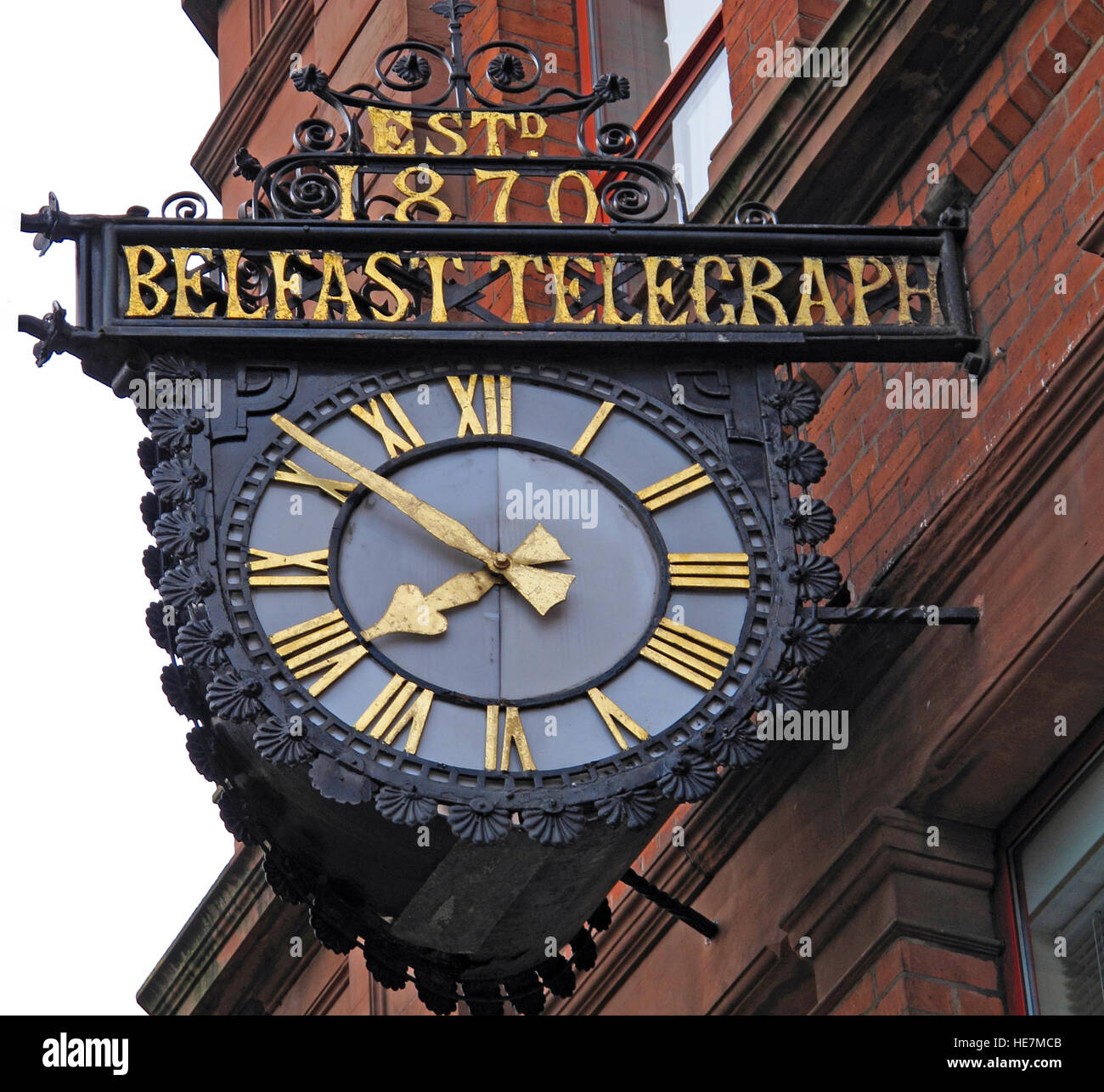 Belfast Telegraph, Estd 1870, Uhr, Belfast Telegraph House, 33 Clarendon Road, Belfast, Nordirland, Vereinigtes Königreich Stockfoto