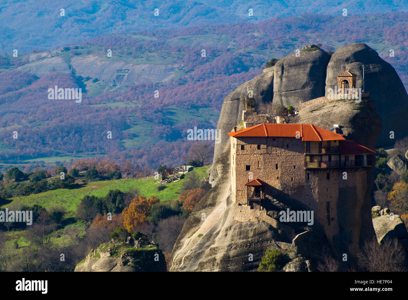 h-ngende-kloster-meteora-kalampaka-in-griechenland-die-meteora-bereich