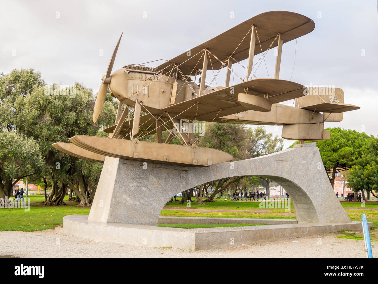 Skulptur Der Fairey Lll Wasserflugzeug Kennzeichnung Erster Flug Von Lissabon Nach Brasilien 1922 Avenida Da Brasilia Belem Lissabon Portugal Stockfotografie Alamy