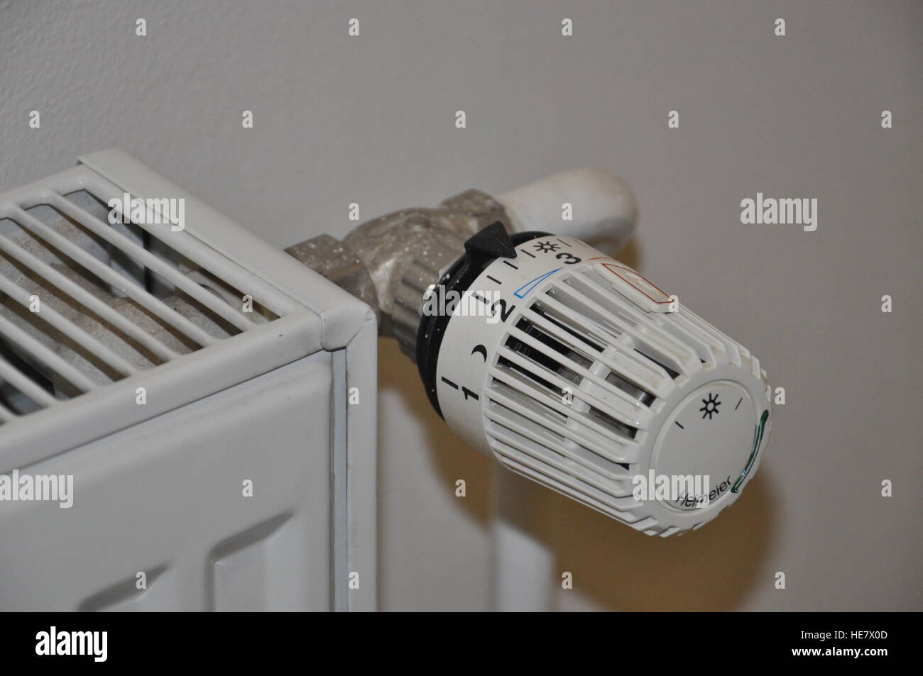 Die Thermostat-Steuerung der Heizung, Kopf, Heizung, Temperatur, Heizkörper  Stockfotografie - Alamy