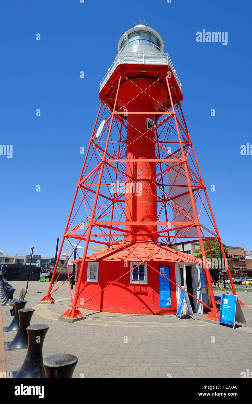 Leuchtturm auf der Uferpromenade, Port Adelaide, Adelaide, Australien Stockfoto
