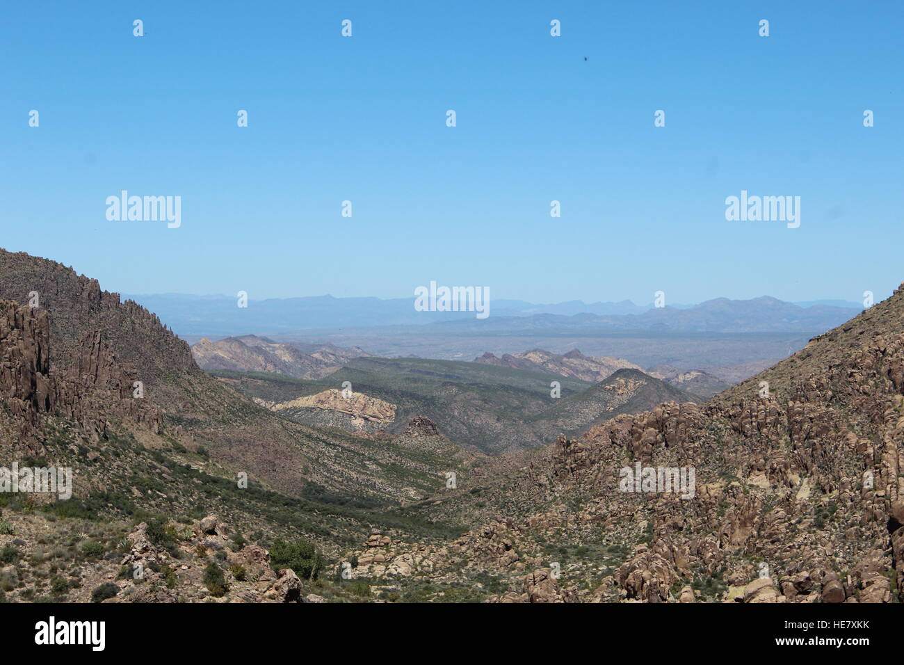 Endlose Wüste Berge Stockfoto
