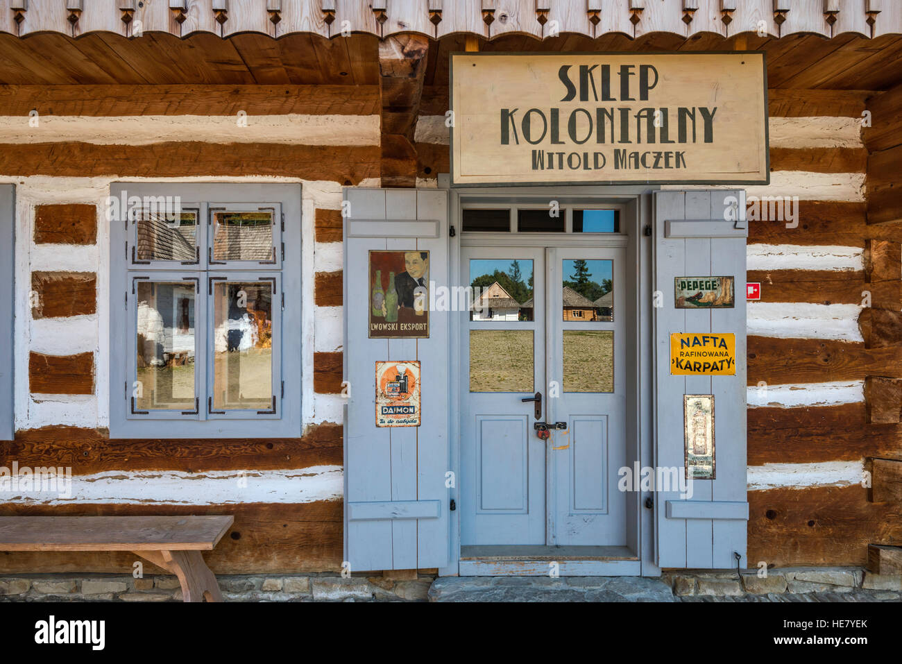 Lebensmittel und Gewürze Shop, galizischen Marktplatz, ländliche Architektur Museum in Sanok, Kleinpolen, Polen Stockfoto