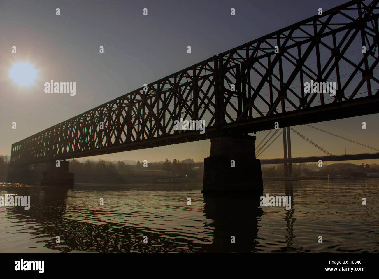 Belgrad, Serbien - Eisenbahnbrücke über den Fluss Sava Stockfoto