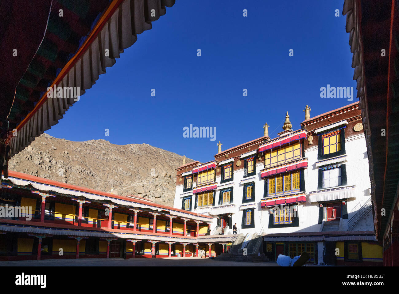 Lhasa: Kloster Drepung; Ganden Palast; Terrasse mit Solarkocher, Tibet, China Stockfoto