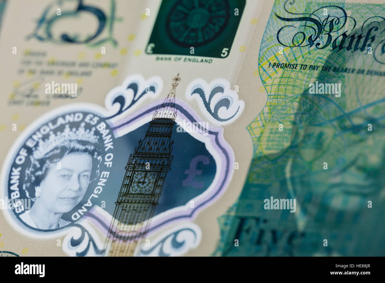 Neue Polymer-fünf-Pfund-Note mit Winston Churchill Stockfoto