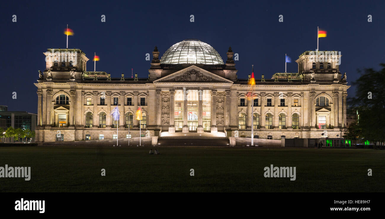 Reichstag bei Nacht, Regierungsviertel, Berlin, Germany Stockfoto