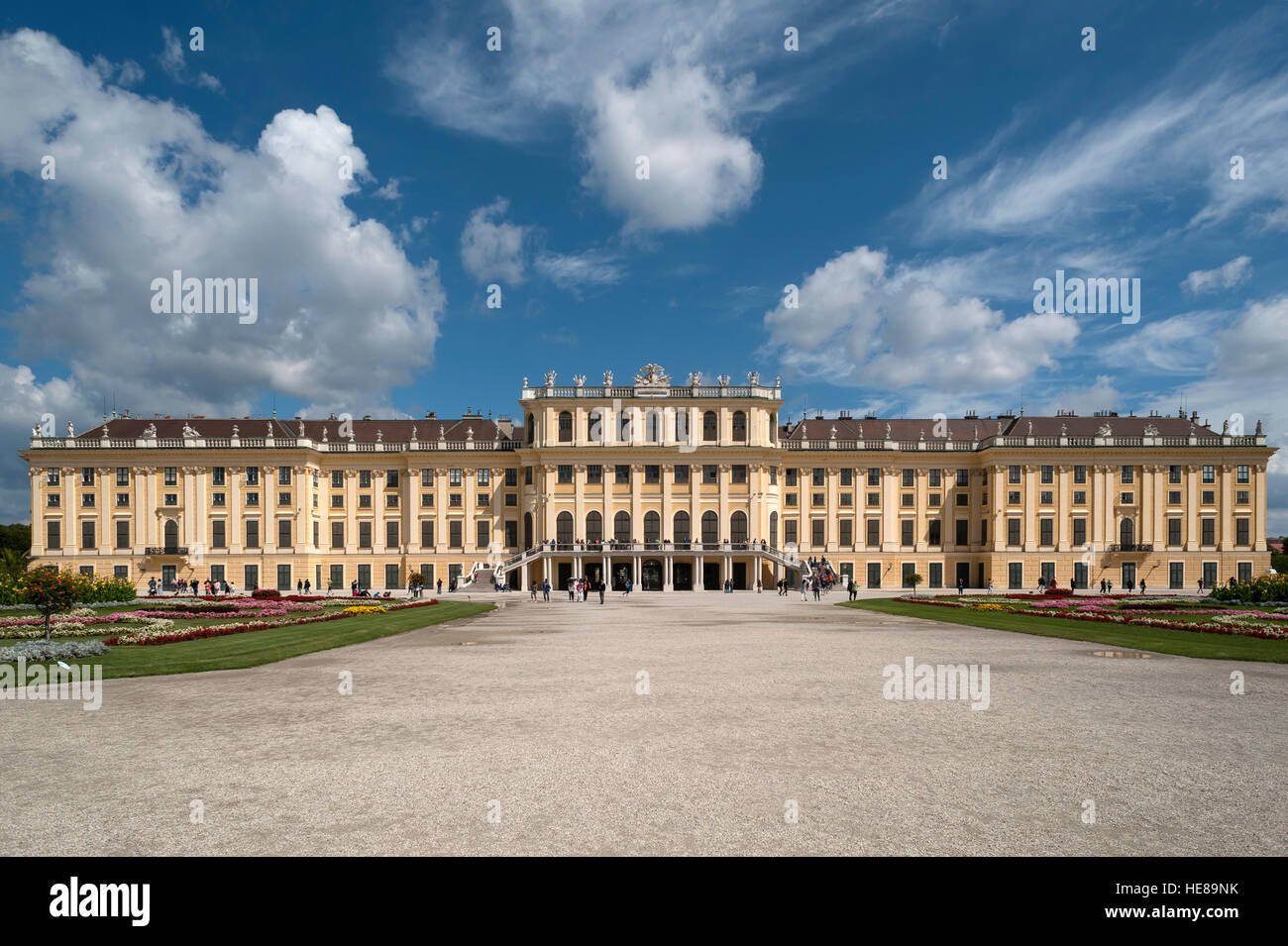 Schönbrunn mit Schlossgarten, Wien, Österreich Stockfoto
