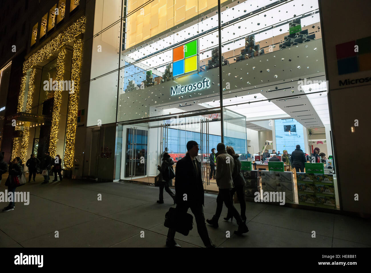Microsoft speichern auf der Fifth Avenue in Midtown Manhattan in New York auf Dienstag, 13. Dezember 2016. (© Richard B. Levine) Stockfoto