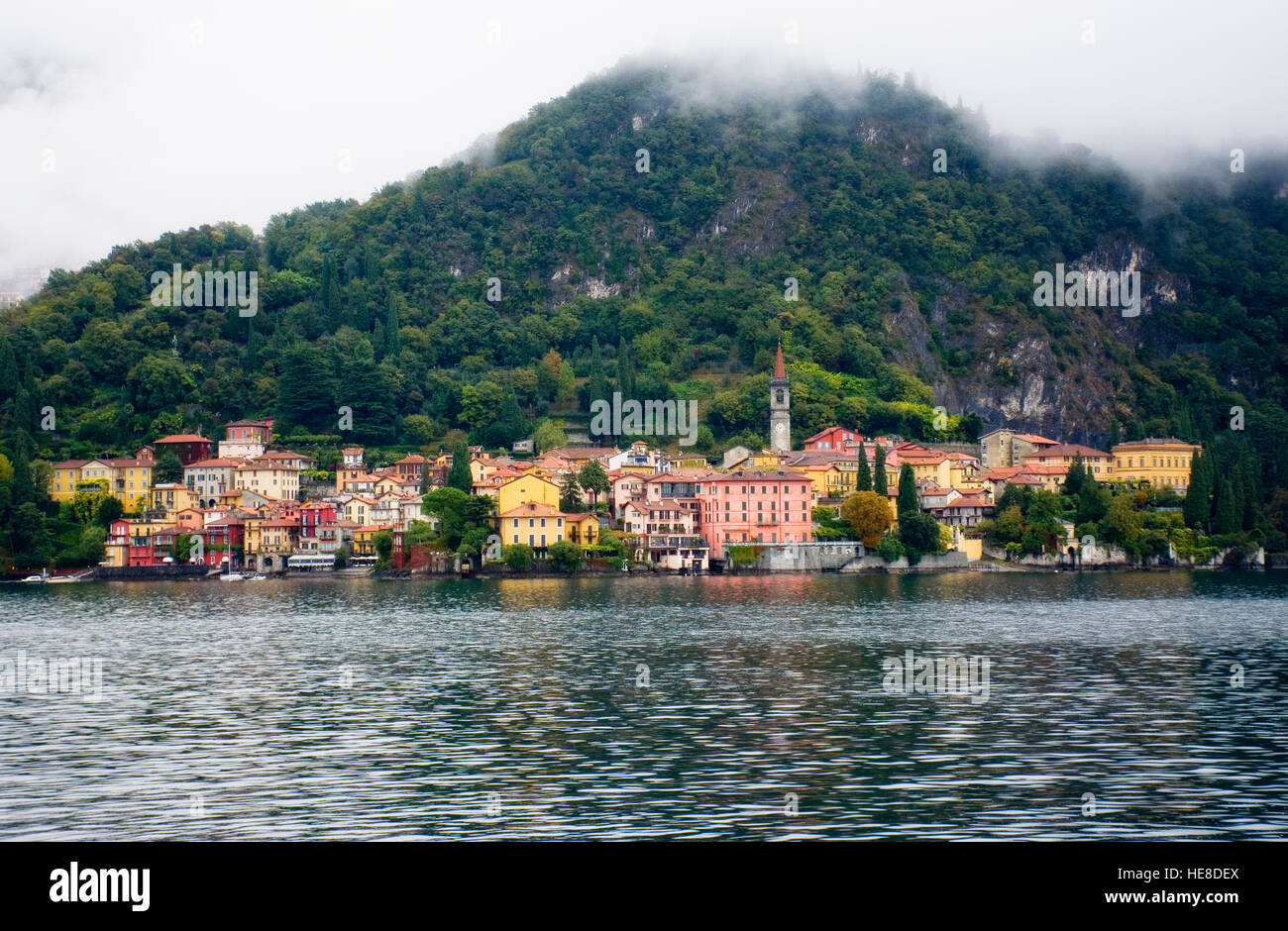 Anzeigen von Varenna, Comer see, Italien, Europa. Varenna ist eine Gemeinde am Comer See in der Provinz Lecco in der italienischen Region Lombardei. Stockfoto