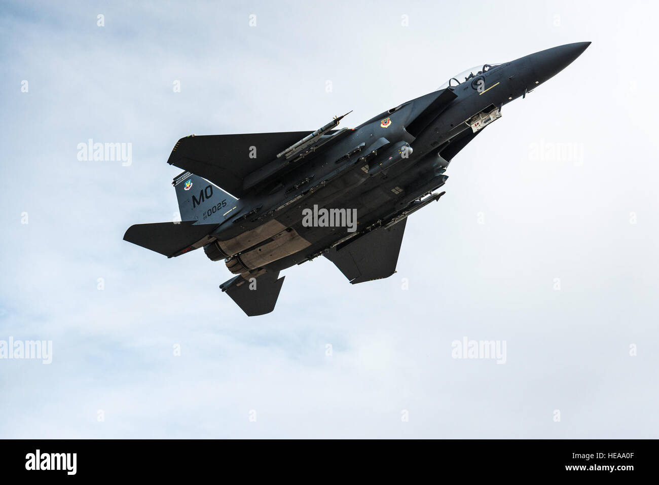 Ein Singapore Air Force F-15SG Strike Eagle zieht in Mountain Home Air Force Base, Idaho, 16. Oktober 2013. Der Flug war Teil des Berges Roundup, eine massive Multi-service, multi-nationalen Bewegung.  Techn. Sgt. Samuel Morse Stockfoto