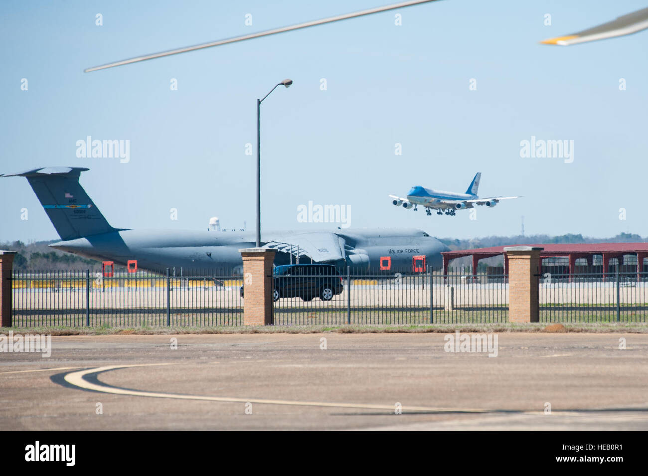 Air Force One nähert sich Maxwell Air Force Base, 7. März 2015. Präsident Barack Obama war auf dem Weg nach Selma zur Teilnahme an des 50. Jahrestags der Selma, Montgomery Bürgerrechte März.  Melanie Rodgers Cox Stockfoto