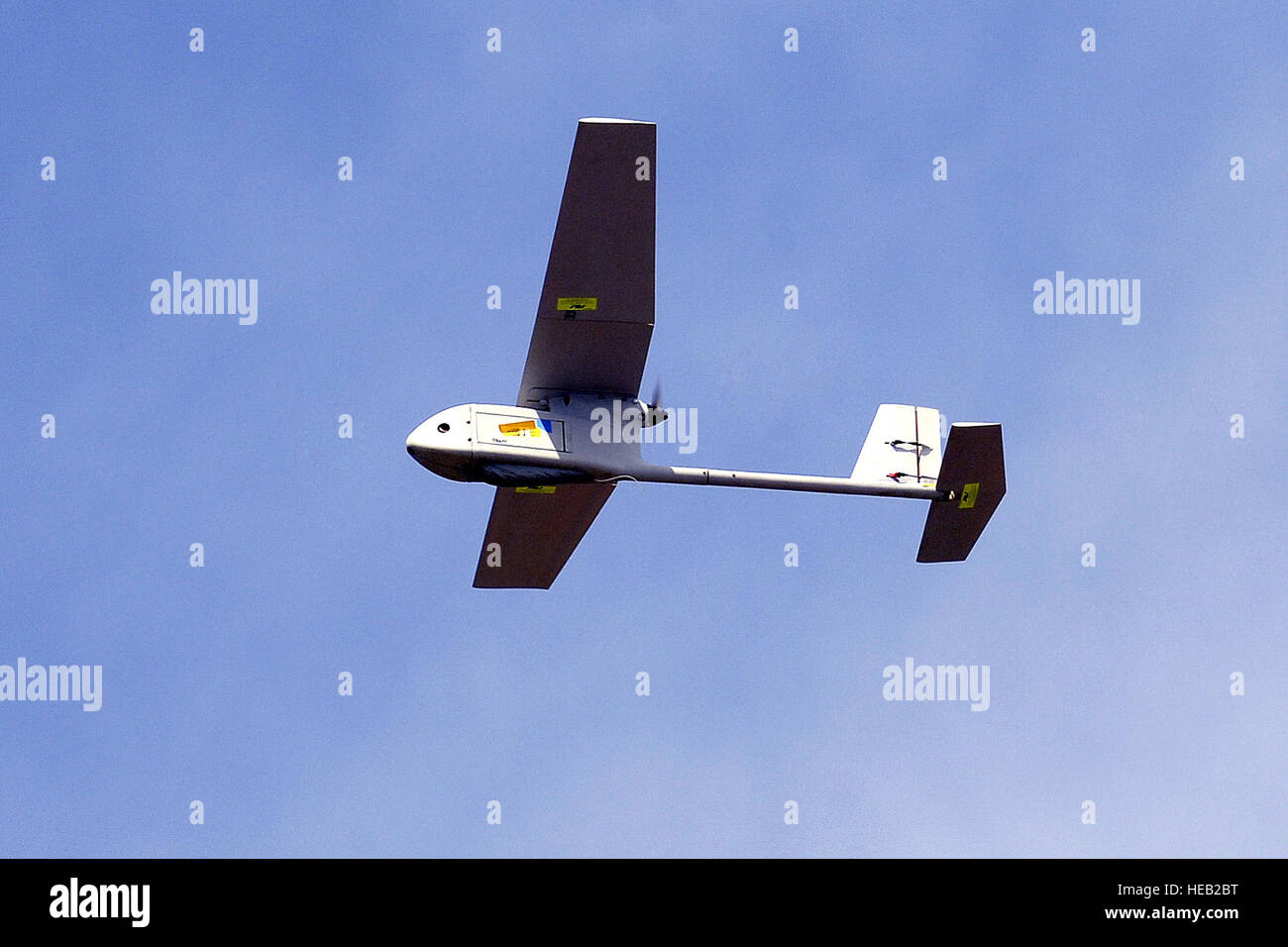 Einem unbemannten mit einer Kamera an Bord stand im Mittelpunkt einer betrieben Video Enhanced Fernbedienungsempfänger Demonstration am 28. Juli in der US Air Force Academy. Der ROVER ist im Grunde ein Notebook mit Antennen, das Video festgehalten durch eine Drohne, die in Echtzeit, in der Nähe gefahren, so dass Bodentruppen zu schnellen Entscheidungen bezüglich Luftangriffe zeigt erhält. Dennis Rogers) Stockfoto