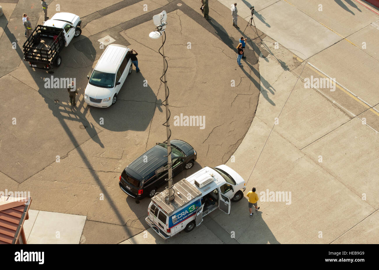 Zivile Medien bezeichnete Positionen auf Dokument US Air Force Flugzeuge zugewiesen der 60. Air Mobility Wing zugeordnet sind unter off an Travis Air Force Base, Kalifornien, 11. September 2013, im Rahmen der Freiheit zu Ehren der Opfer der Terroranschläge von 9/11 zu starten. Das erste Flugzeug ging um 08:46, stürzte die gleiche Zeit-Terroristen American Airlines Flug 11 in den Nordturm des World Trade Centers, mit den restlichen 21 Flugzeuge starten nacheinander in eine 36-Minuten-Zeitraum. Terroristen entführt vier Passagierflugzeuge 11. September 2001. Zwei der Flugzeuge wurden absichtlich c Stockfoto