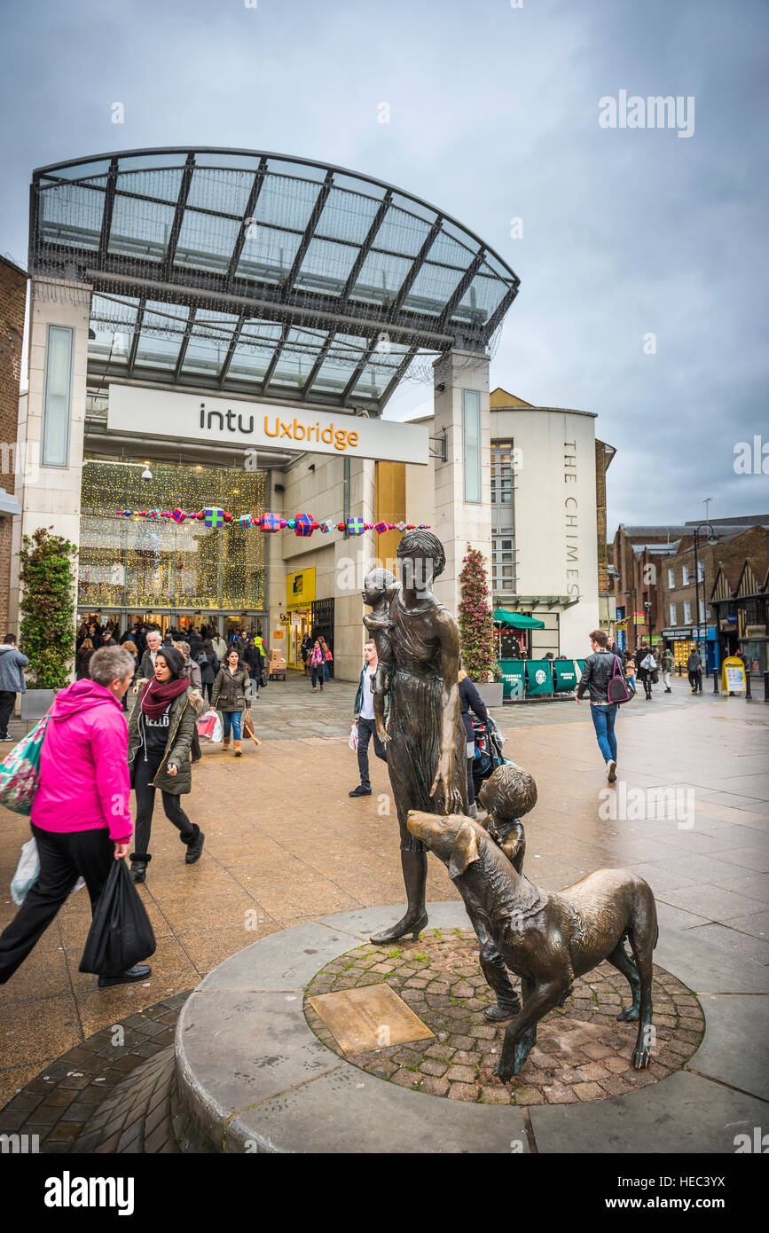 Das Glockenspiel-Einkaufszentrum in Uxbridge, London, UK Stockfoto