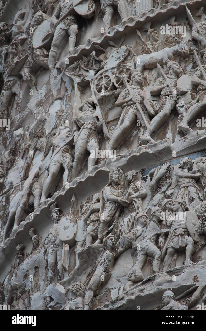 Detail der Trajanssäule in Rom Stockfoto