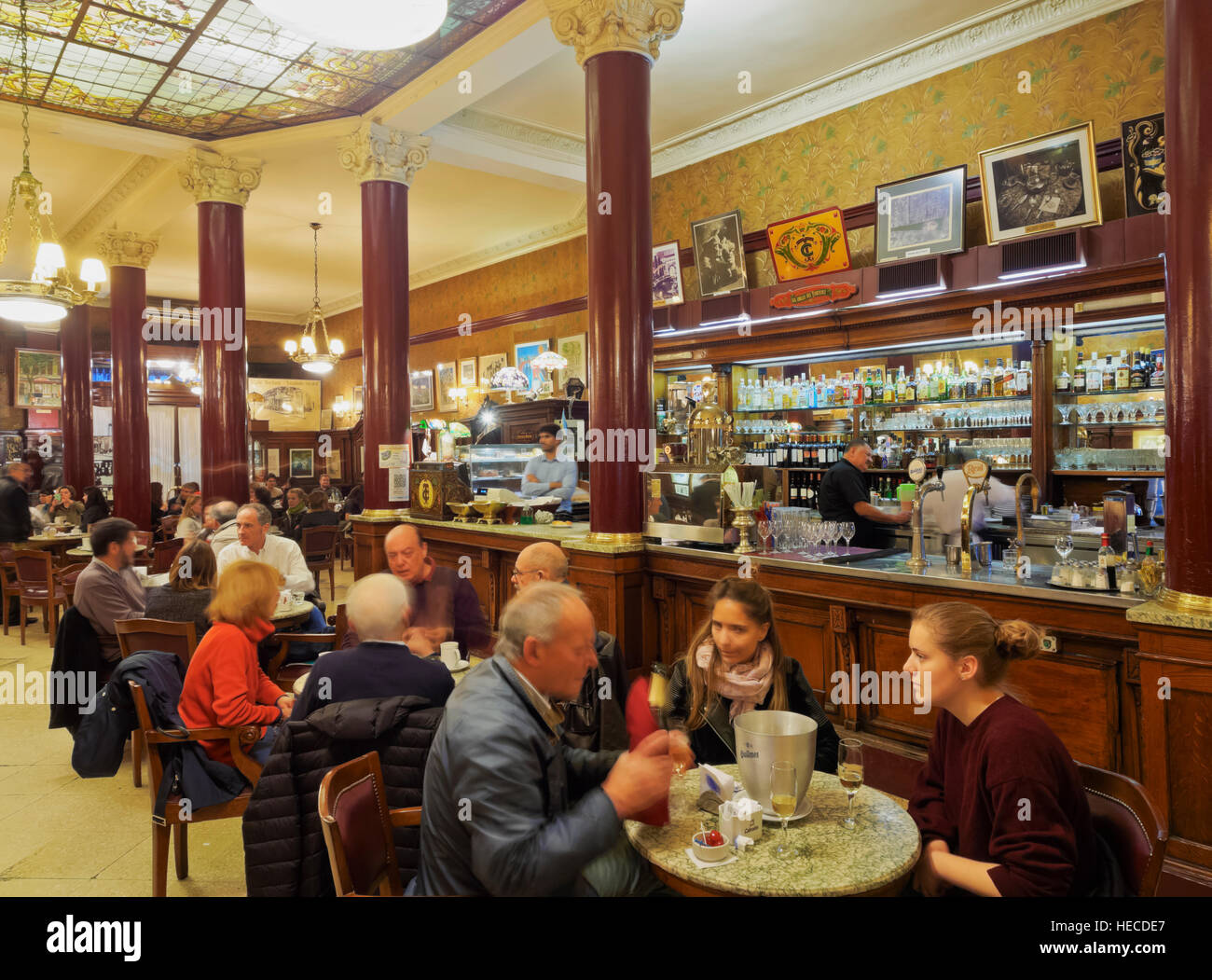 Argentinien, Buenos Aires, Avenida de Mayo, Innenansicht des Cafe Tortoni. Stockfoto