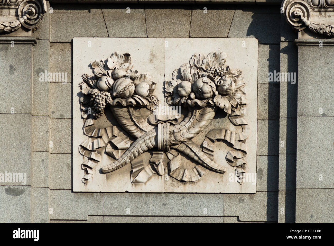 Nahaufnahme Detail eines Bogens La Puerta De Alcalá, Madrid, Spanien. Stockfoto