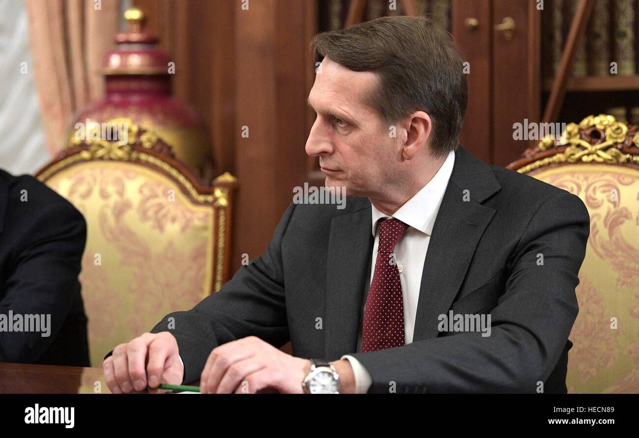 Moskau, Russland. 19. Dezember 2016. Leiter der ausländischen Intelligenz Service Sergei Naryshkin während einer außerordentlichen Sitzung mit Präsident Vladimir Putin nach den Dreharbeiten der russische Botschafter in der Türkei 19. Dezember 2016 in Moskau, Russland. Bildnachweis: Planetpix/Alamy Live-Nachrichten Stockfoto