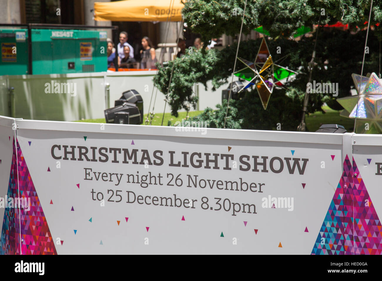 Sydney, Australien. 21. Dezember 2016. Weihnachtsbaum und Lego Santa stand im Zentrum Stadt. Bildnachweis: Martin berry Alamy Live News Stockfoto