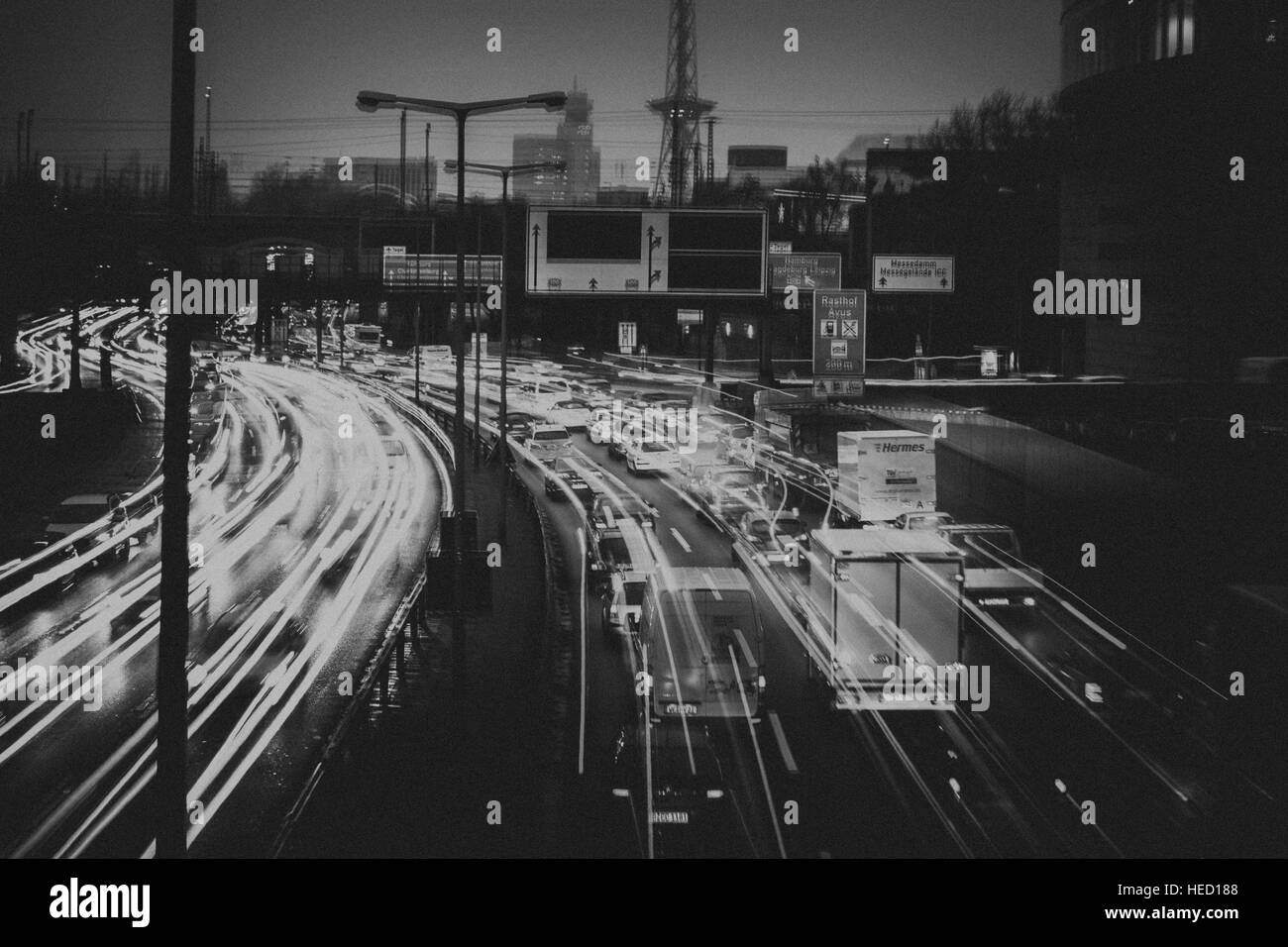 Berlin, Deutschland. 6. Dezember 2016. Autos Marmelade auf der Berliner Stadtautobahn A100. Berlin 06.12.2016. Foto: picture Alliance/Robert Schlesinger | weltweite Nutzung/Dpa/Alamy Live-Nachrichten Stockfoto