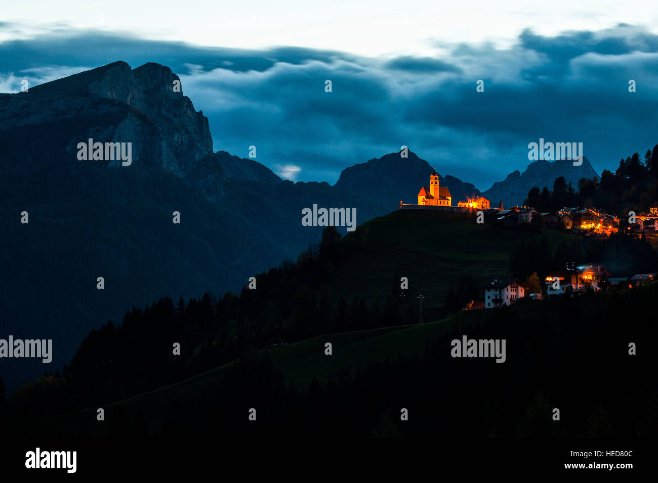 Colle Santa Lucia, Lucia, Santa Lucia, Italien, Alpen, Dolomiten, Berge, Reisen Italien, Europa reisen, Reisen, Dolomiten, Dolomiten Europa, Gospodarek Mikolaj, Dolomiten Italien, Italien Berge, Schnee, Winter, Winter Dolomiten, Winterberge, Berglandschaft, außerhalb, Provi Stockfoto