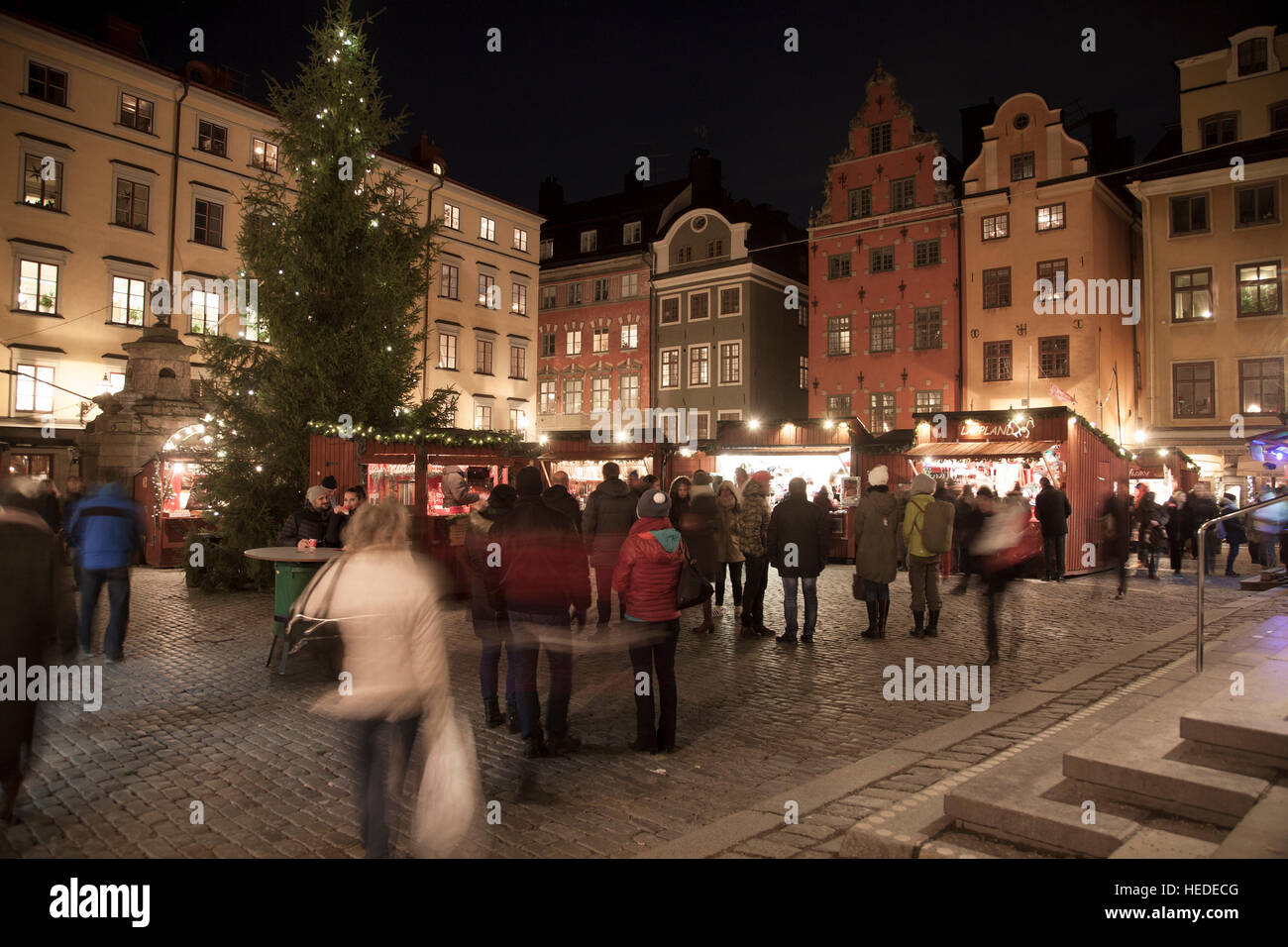 Weihnachtsmarkt In der Altstadt aus dem Mittelalter macht es des ältesten Marktes, Stockfoto