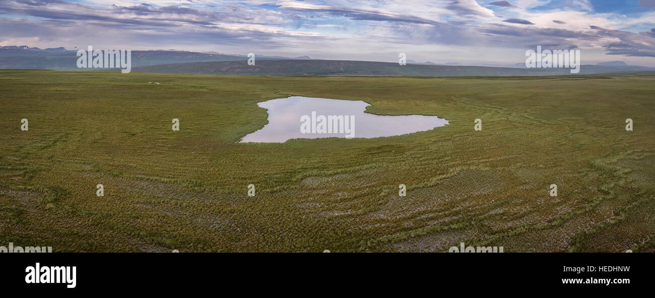 Antenne-herzförmigen See, Laxardalsheidi Heide, Island. Dieses Bild wird mit einer Drohne geschossen. Stockfoto