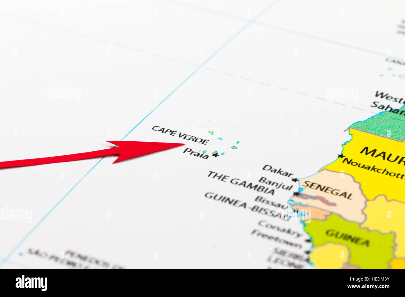 Roter Pfeil nach Kap Verde auf der Landkarte des Kontinents Afrika Stockfoto