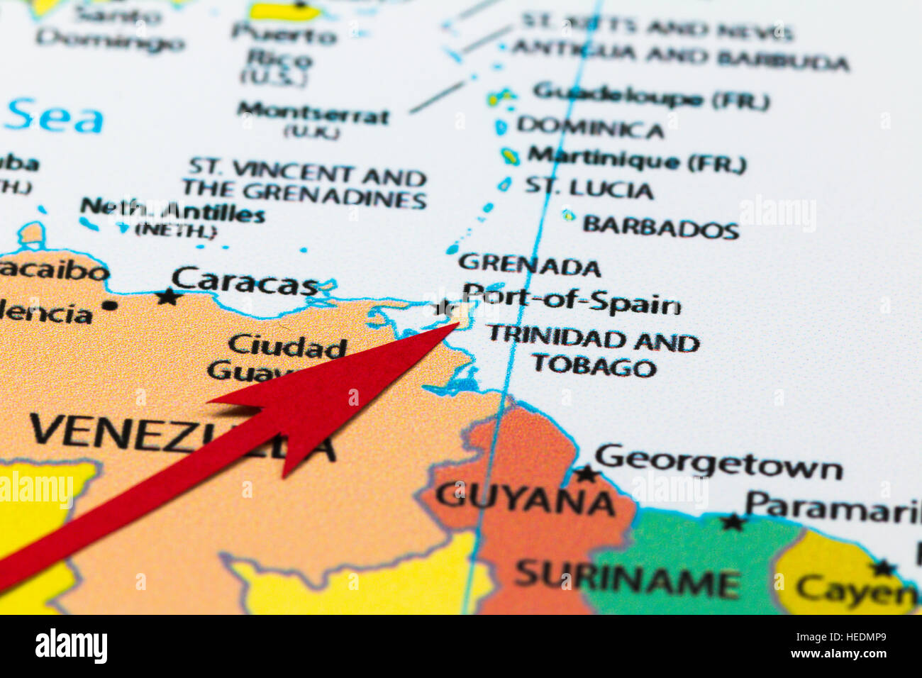 Roter Pfeil auf der Karte von Südamerika Kontinent Trinidad und Tobago Stockfoto
