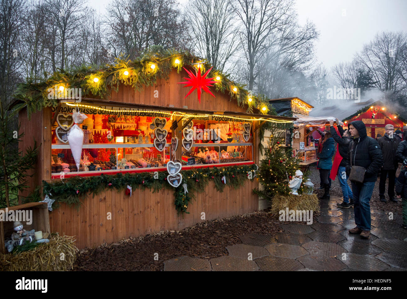 LangerweheMerode, NRW, Deutschland. 17. Dezember 2016. Tausende