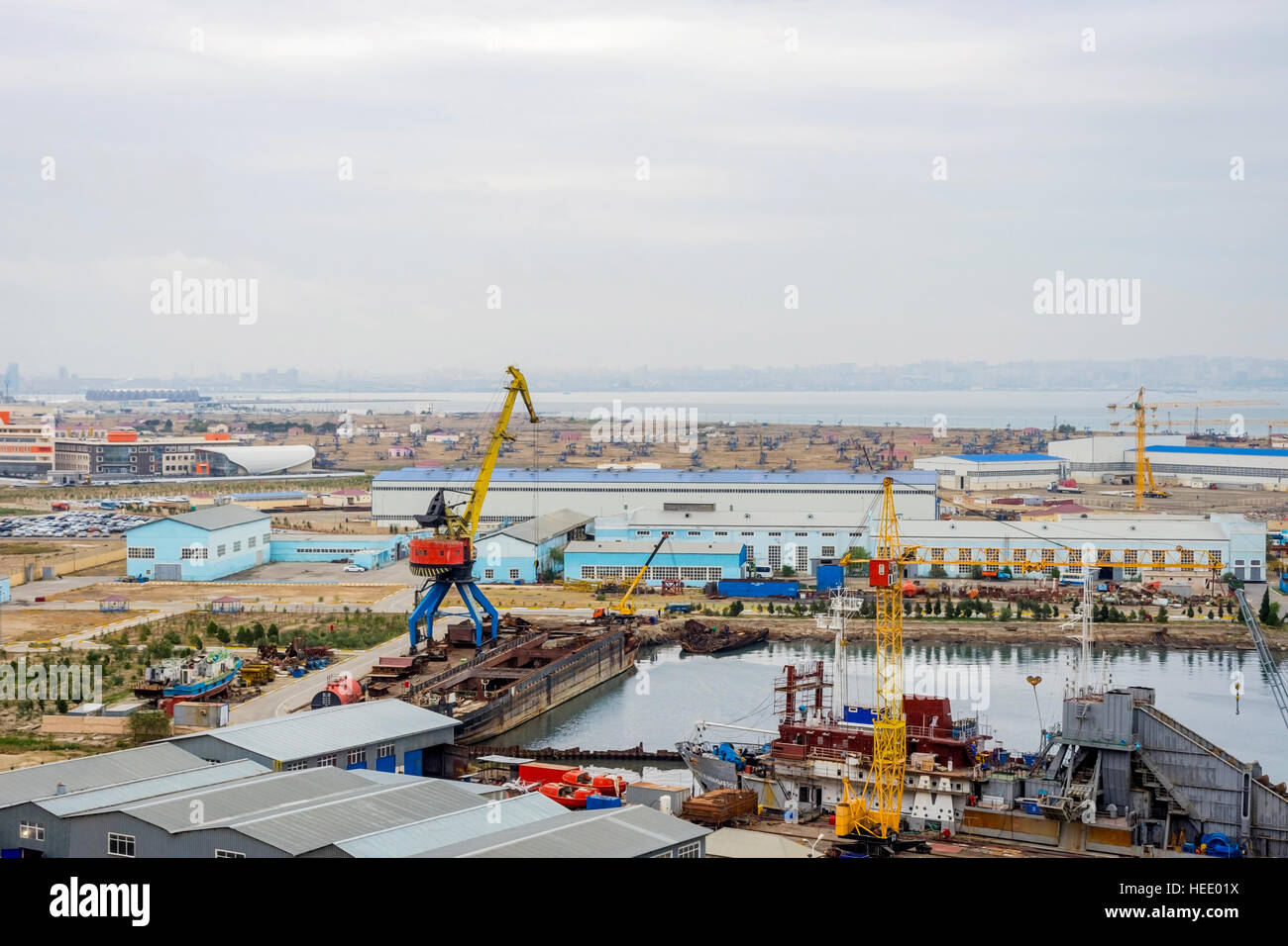 Industriehafen und Werft, Baku, Aserbaidschan Stockfoto