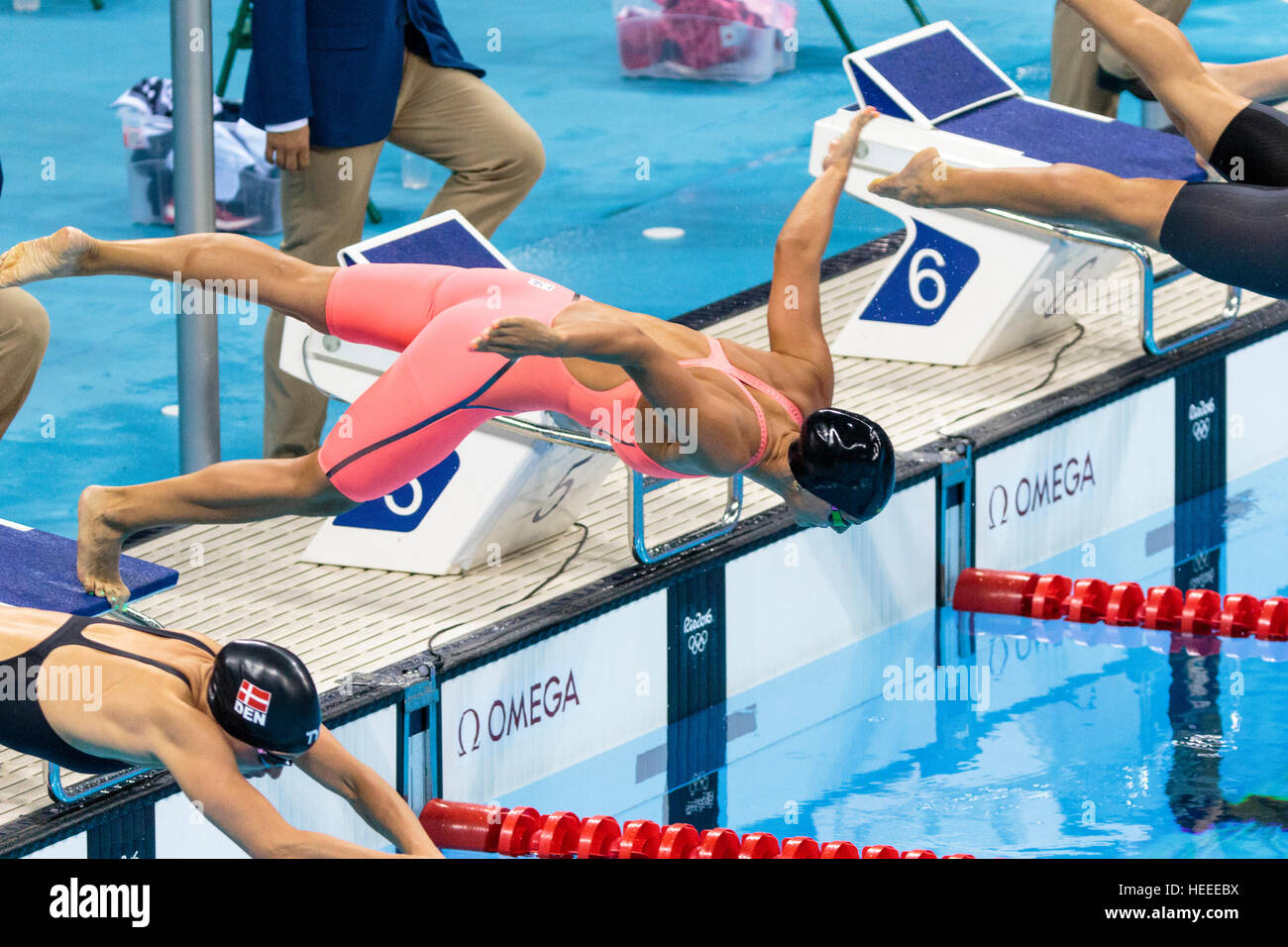 100 m brustschwimmen frauen Fotos und Bildmaterial in hoher Auflösung Alamy