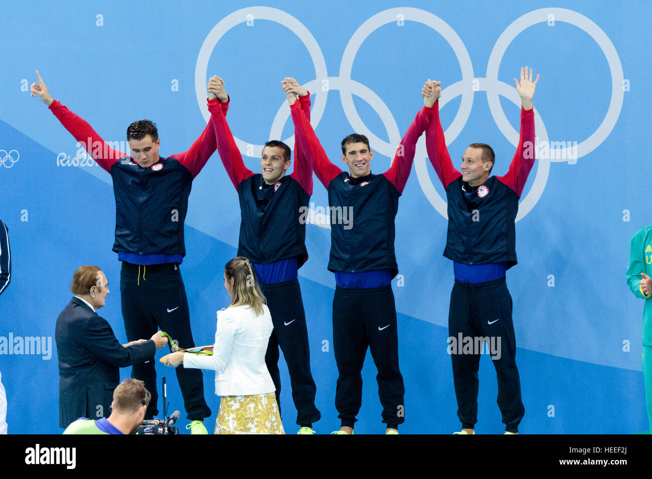 Rio De Janeiro, Brasilien. 7. August 2016.  Team USA-Gold-Medaille WinnersL-R Nathan Adrian, Ryan Held, Michael Phelps, Caeleb Dressel in der Männer 4 x 100m Stockfoto