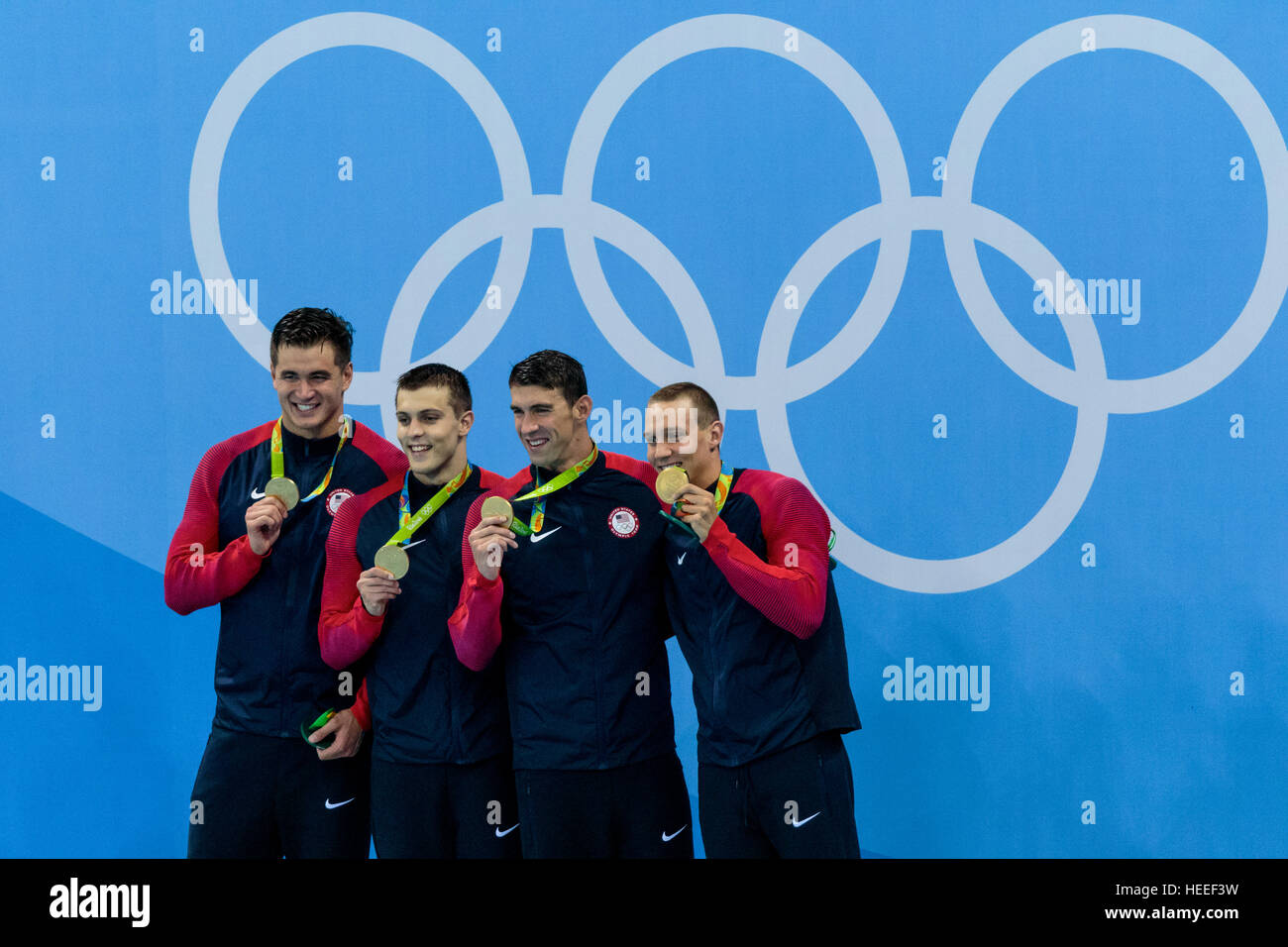 Rio De Janeiro, Brasilien. 7. August 2016.  Team USA-Gold-Medaille WinnersL-R Nathan Adrian, Ryan Held, Michael Phelps, Caeleb Dressel in der Männer 4 x 100m Stockfoto