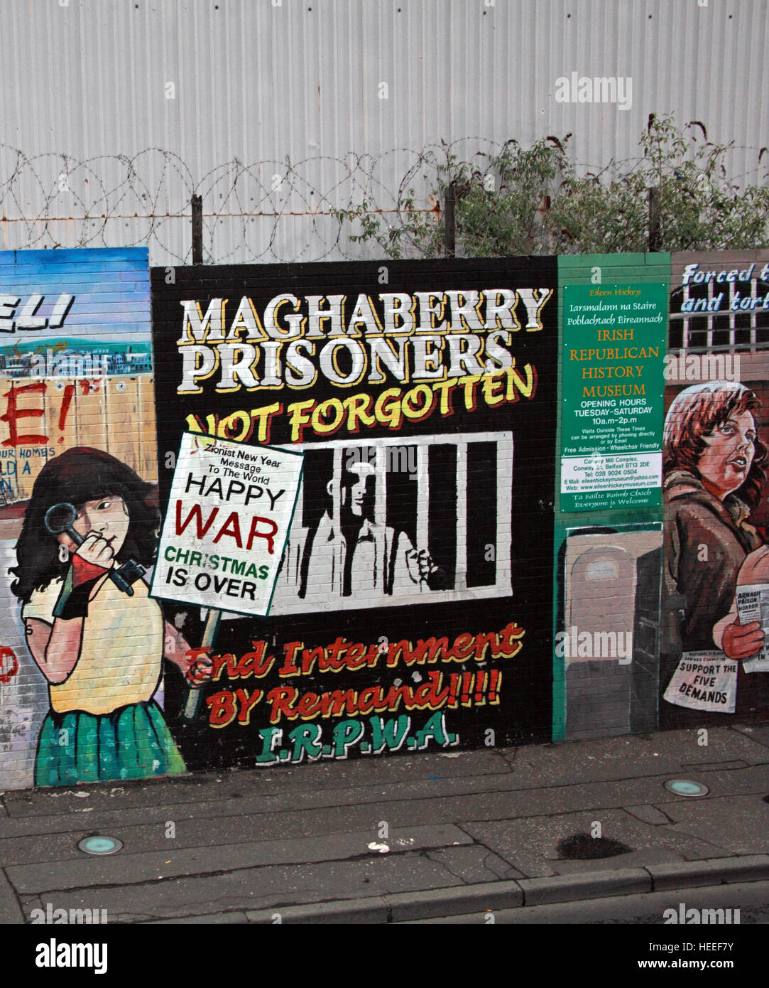Belfast fällt Rd republikanischen Wandbild - Maghaberry Gefangenen nicht vergessen LRPWA Internierung von Untersuchungshaft Stockfoto
