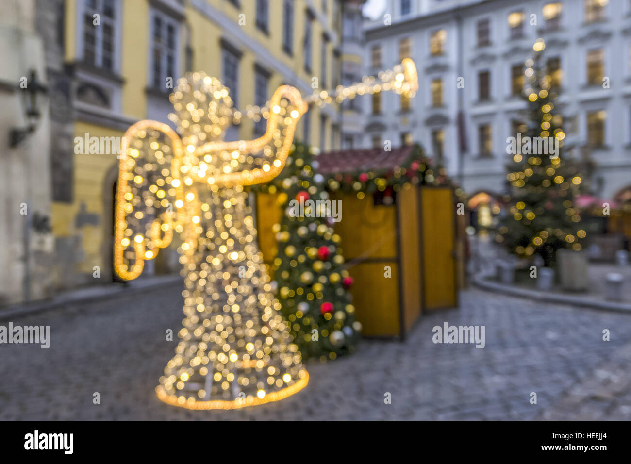 Leuchtende Weihnachtsengel im Old Town in Prag, Tschechische Republik, Europa Stockfoto