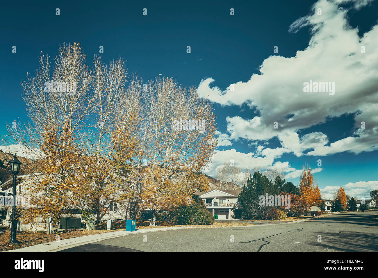Retro getönten wenig Stadt-Straße in Herbst, Colorado, USA. Stockfoto