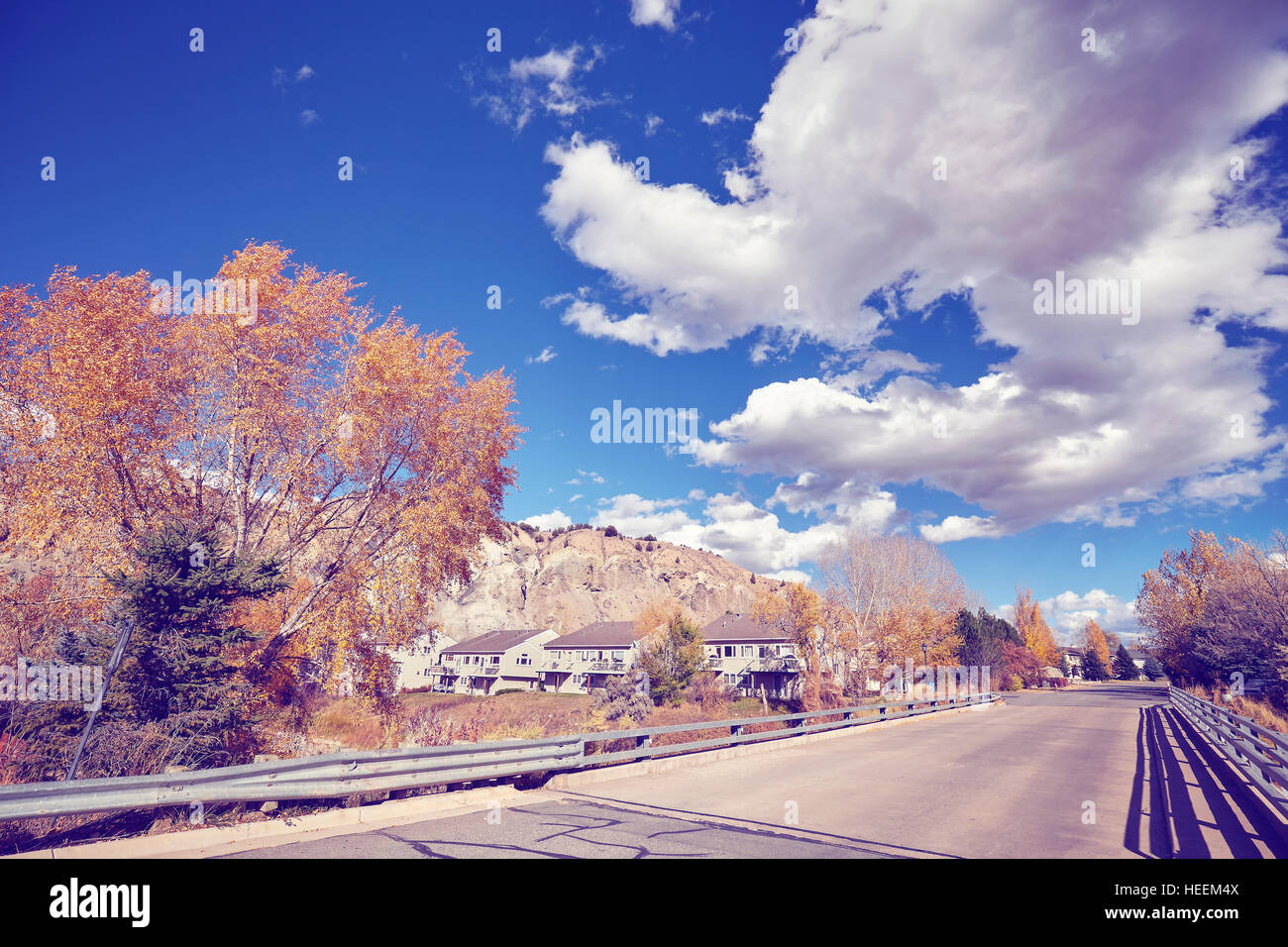 Vintage getönten kleine Stadt Straße im Herbst, Colorado, USA. Stockfoto