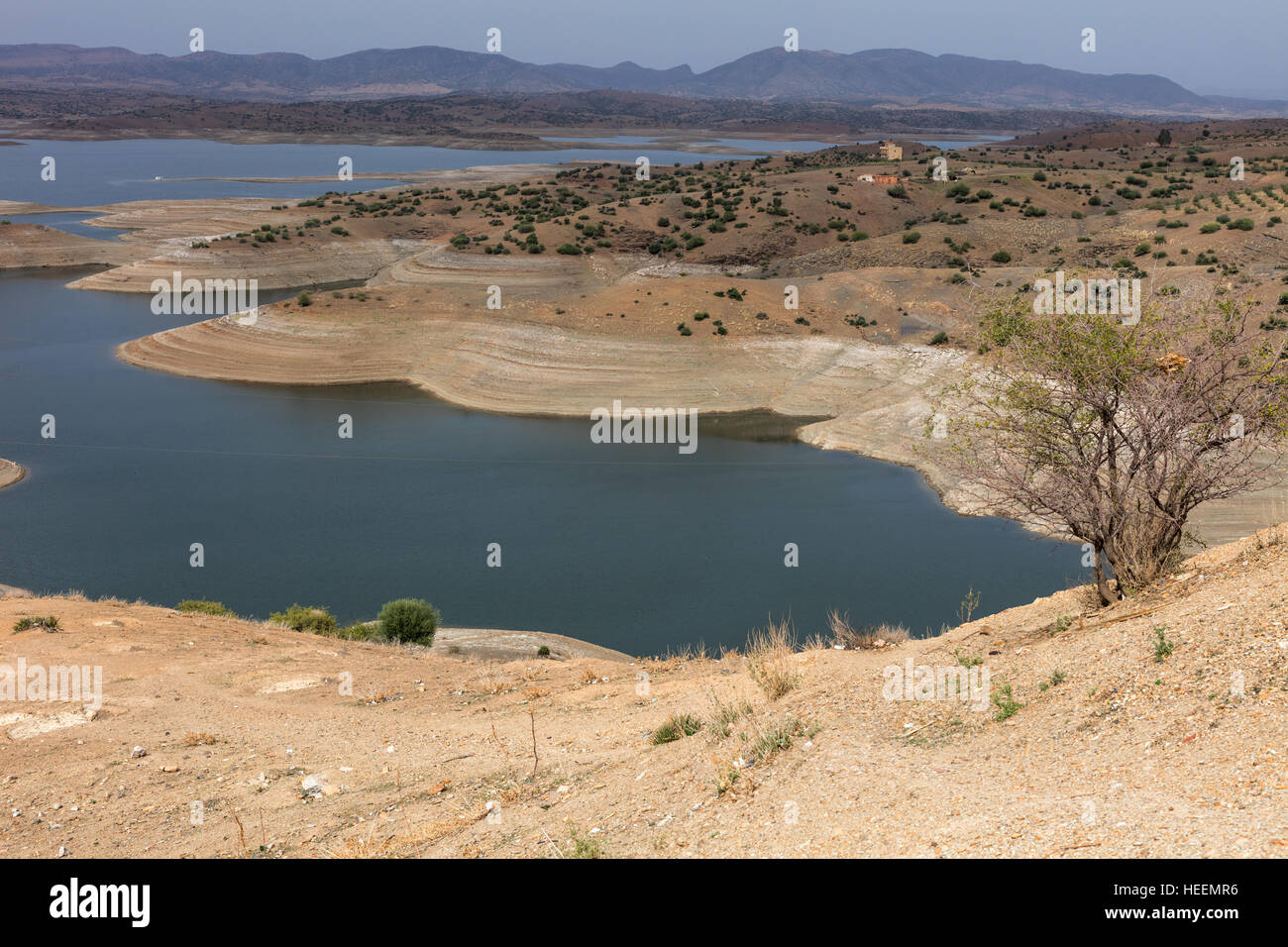 Wasser-Reservoir, Wasserkraft-Staudamm in der Nähe von Fès, Marokko Stockfoto